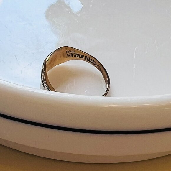 Sentimental and delicate vintage 1900s Baby Ring Hallmarked "10K Gold Filled" - Picture 5 of 6